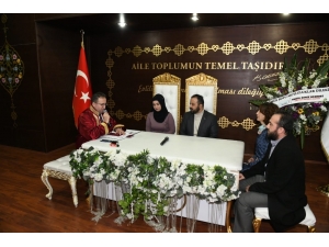 Esenyurt’ta 14 Şubat Sevgililer Günü’nde 70 Çift Dünyaevine Girdi