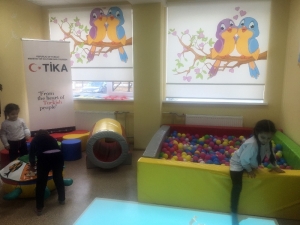 Tika, Ukrayna’daki Bir Klinikte Duyusal Odaların Açılışını Yaptı