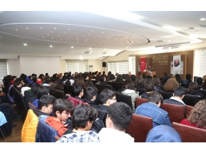 İnci Aral Dünya Öykü Günü’nde Küçükçekmecelilerle Buluştu