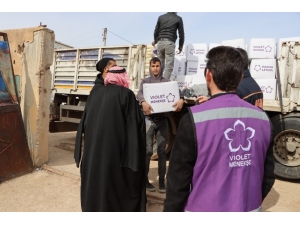 Suriye’ye İnsani Yardımlar Sürüyor