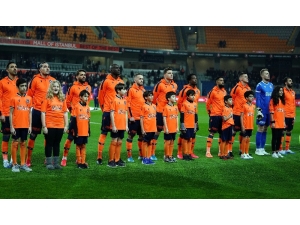 Süper Lig: M.başakşehir: 0 - Beşiktaş: 0 (Maç Devam Ediyor)