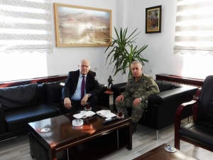 Başkan Pekmezci Garnizon Komutanı Diker’i Ziyaret Etti