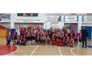 Küçük Kızlarda Şampiyon Belli Oldu