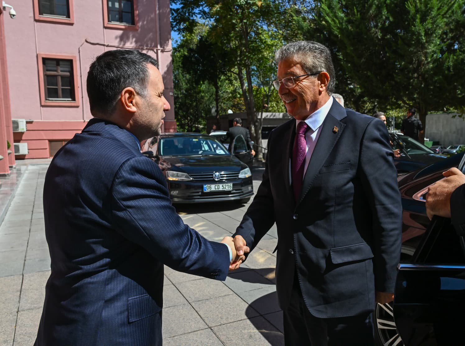 adalet-bakani-akin-gurlek-kktc-basbakani-unal-ustel-ile-bir-araya-geldi