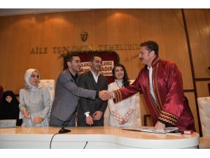 İkizler, 14 Şubat Sevgililer Günü’nde Dünyaevine Girdi