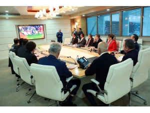 Başkan Böcek’ten Antalyaspor Ve Taraftarına Anlamlı Marş