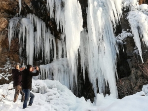 Sason’da Sarkıtları 20 Metreyi Aştı