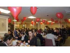 Sevgililer Gününe Özel Kitap Sergisi