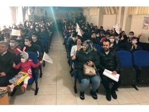 Lise Öğrencileri Lösemi Hastalığına Maskeyle Dikkat Çekti