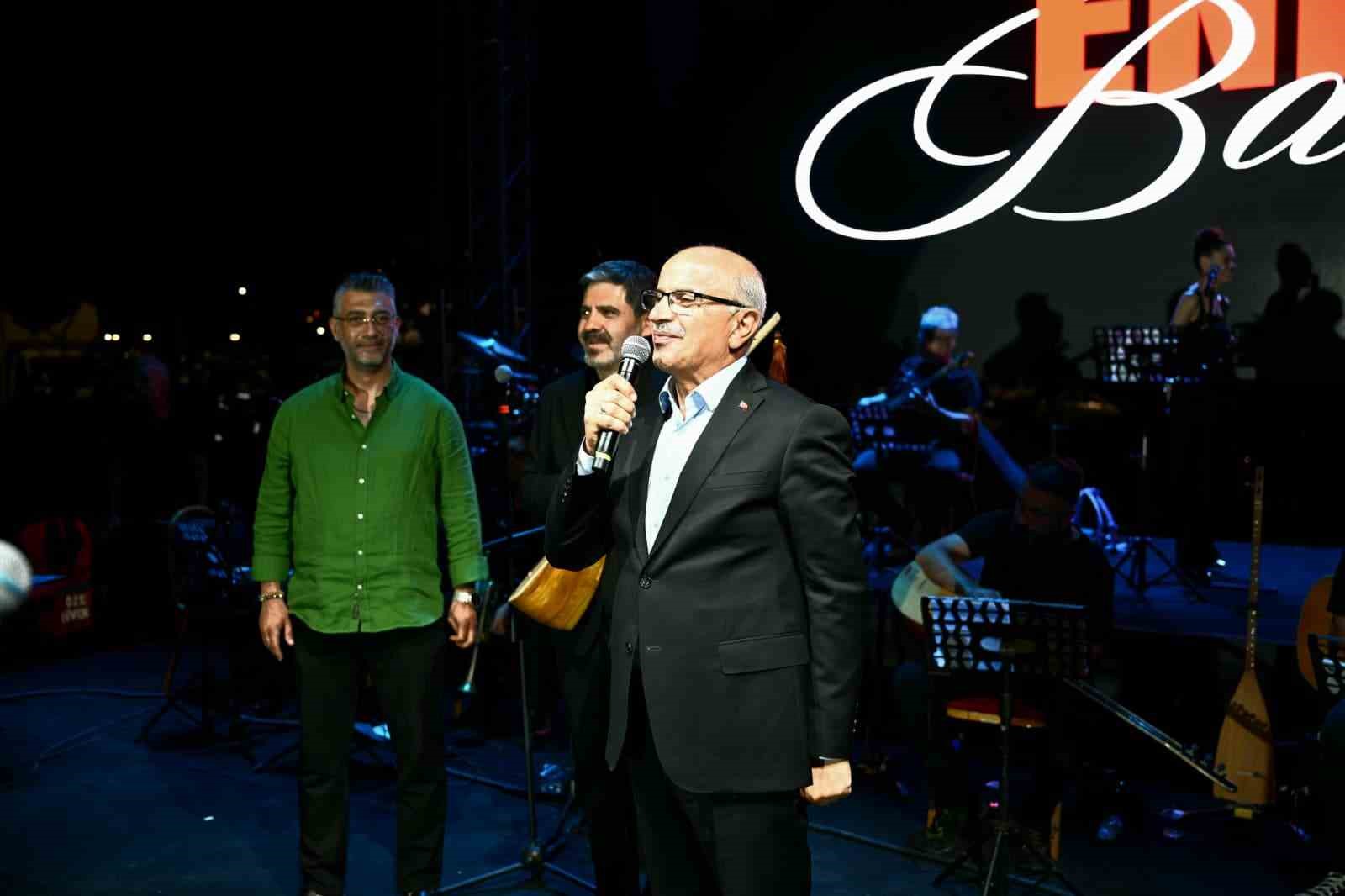 28-inci-kayisi-festivali-ve-fuarinda-ender-balkir-coskusu