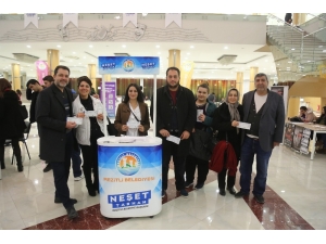 Afişini Paylaştıkları ‘Sevgiliye Sürpriz’ Konserini Ücretsiz İzlediler