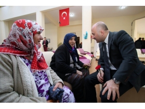 Vali Varol, Huzurevi Sakinlerinin Mutluluklarına Ortak Oldu