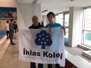 İhlas Koleji’nden Yüzmede 3 Şampiyonluk