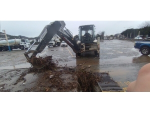 Bodrum Belediyesi Ekipleri, Tıkanan Dere Yatağına Müdahale Etti