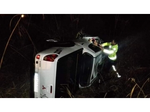 Dere Yatağına Düşen Otomobildeki Sürücü Yaralandı