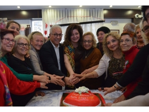 Yaşlılardan Sevgililer Günü Kutlaması