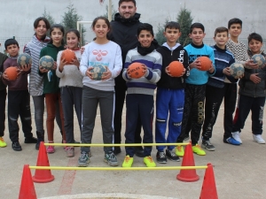 Küçük Hentbolcuların 10 Topla Gelen Şampiyonluğu