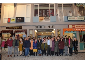 Özel Öğrenciler ‘Seksenler’ Dizi Setini Gezdi
