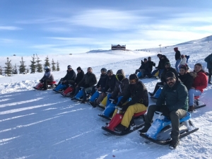Kangallı Esnaf Yıldızdağı’nda Kayak Yapmanın Keyfini Çıkardı