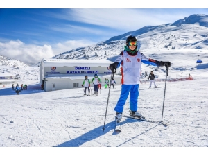 Denizli Kayak Merkezi Türkiye’nin Dört Bir Tarafından Kayak Sporcularını Ağırlıyor