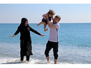 Şubat Ayında 21 Dereceyi Gören Sahile Koştu