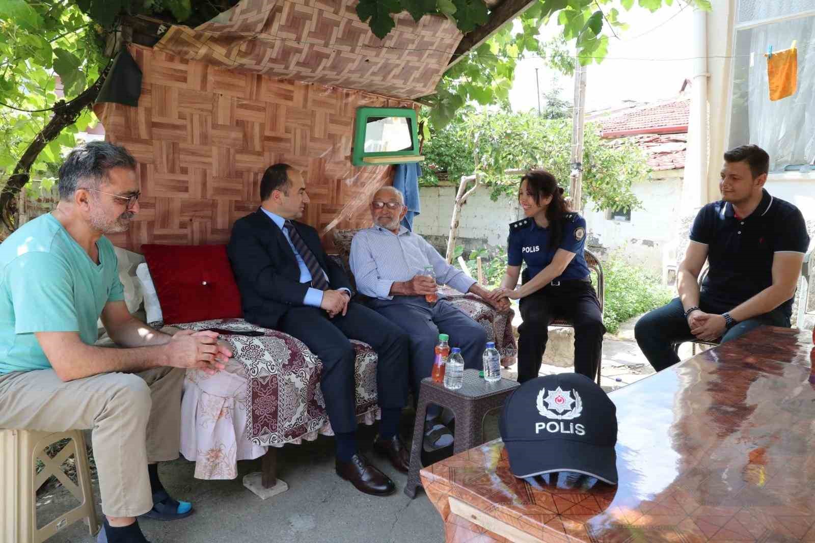 eskisehir-il-emniyet-muduru-yilmaz-dan-sehit-babasina-anlamli-ziyaret