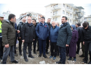 Bakan Kurum: “Bir Yıl İçerisinde Projelerimizi Tamamlayıp Elazığ’ımızı Sıkıntıdan Kurtaracağız”