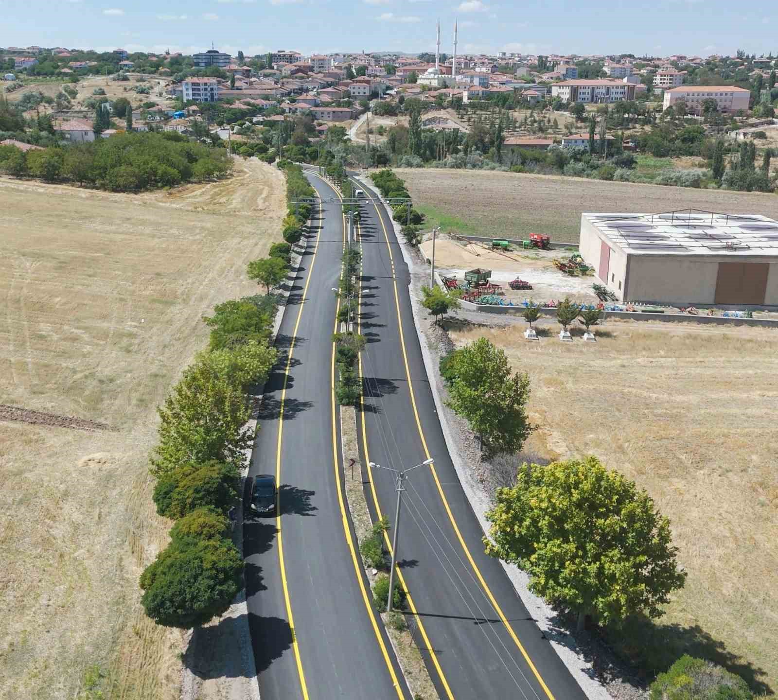 aksaray-da-koy-yollari-asfaltlaniyor