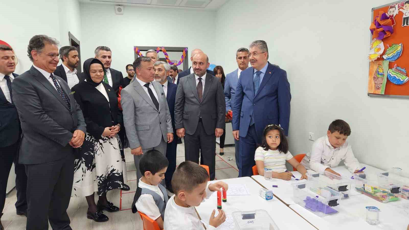 eskisehir-de-zubeyde-hanim-ozel-egitim-anaokulu-nun-yeni-binasi-torenle-acildi