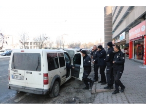 Kayseri’de Bıçaklı Kavga: 1 Yaralı