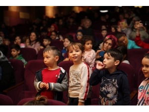 Bayrampaşalı Minikler Doyasıya Eğlendi