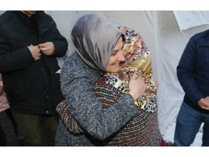 Ak Partili Sermin Balık, Elazığ’da Depremzedelerin Yanında