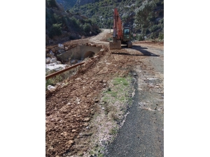 Silifke’de Menfezler Ve Bakslar Tamir Ediliyor