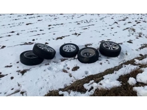 Çalınan Otomobil Lastikleri Arazide Bulundu