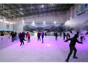 Mardin’de Kurulan Buz Pisti Bir Ayda 22 Bin Çocuğu Ağırladı