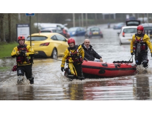 Avrupa’da Dennis Fırtınası Etkisini Sürdürüyor