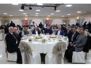 Sezer: "Eğitim-bir-sen Bir Vefa Hareketedir"