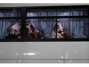 Abd, Karantina Gemisinden 300 Vatandaşını Tahliye Etti