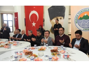 Vali Su, Şehitler İçin Okutulan Mevlit Programlarına Katıldı