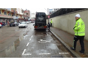 Engelli Park Yerini İşgal Eden Araca Ceza