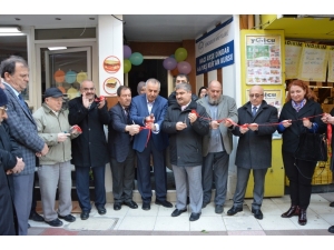 Annesinin Adına Minikler İçin Kur’an Kursu Yaptırdı