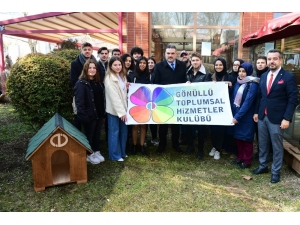 Anadolu Üniversitesinden Dünya Kediler Günü’nde Anlamlı Etkinlik