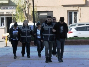 Pazarcı Kılığına Giren Polisten Yankesicilere Suçüstü