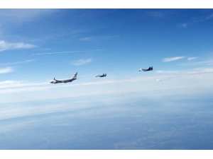 Rusya Savunma Bakanı Şoygu’nun Uçağına Sırp Uçakları Eşlik Etti