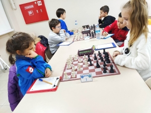 Satrançta Büyükşehir Rüzgarı