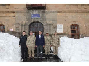 Vali Oktay Çağatay, Jandarma Komutanlığını Ziyaret Etti