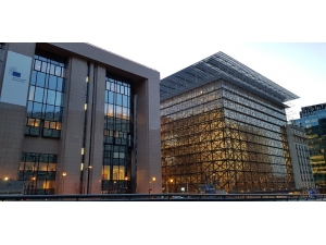 Ab, Esad Rejimine Yaptırımları Genişletti