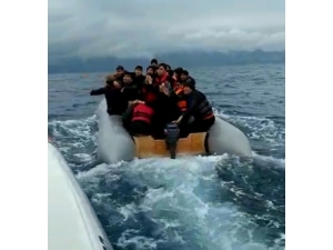 İzmir’de 33 Kaçak Göçmen Yakalandı