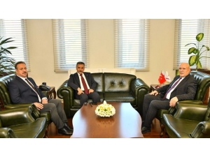 Başkan Pekmezci Vali Kaymak’ı Ziyaret Etti