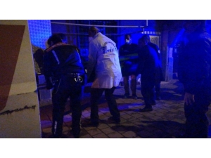 Kokular Geldi, Evinde Ölü Bulundu